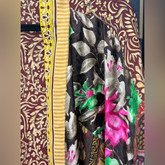 Kantha Bae Serenity Kimono - Picture 4 of 5